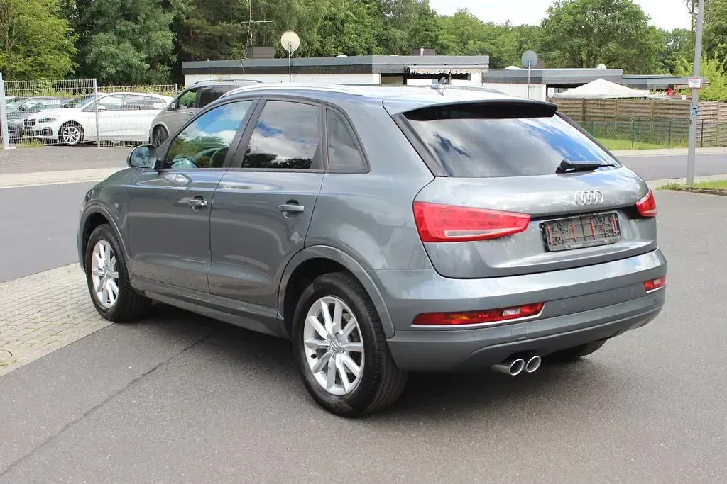 Gebraucht Audi Q3 Basis 150 PS (110 kW) 2015 Grau SUV