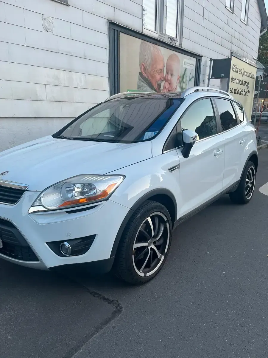 Gebraucht Ford Kuga 136 PS (100 kW) 2009 Weiß SUV
