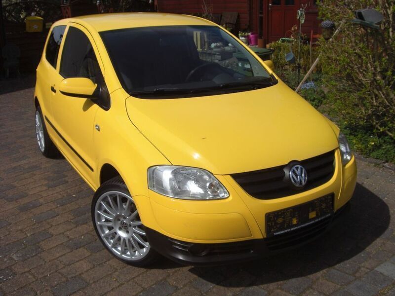 Gelb Gebraucht 2005 VW Fox Kleinwagen | 3.232 € (Teuer) - Bild 1/4