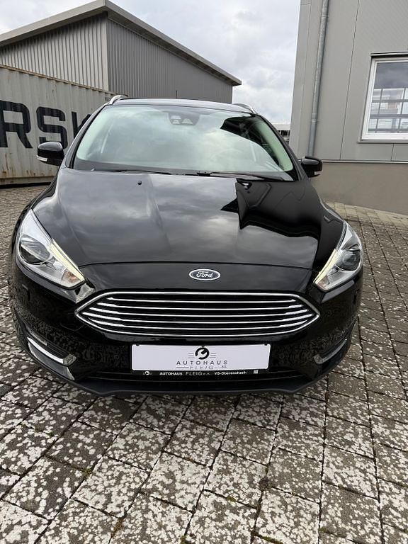 Gebraucht Ford Focus Titanium 150 PS (110 kW) 2018 Schwarz Limousine