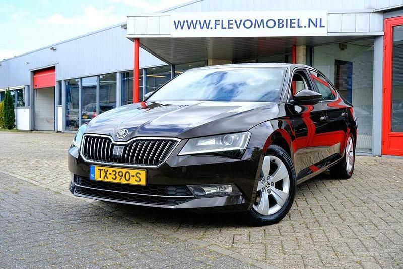 Braun Gebraucht 2018 Skoda Superb Business Line Limousine | 11.950 € (Guter Preis) - Bild 1/4