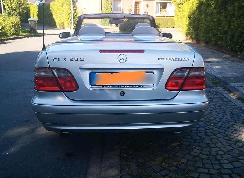 Gebraucht Mercedes CLK200 163 PS (119 kW) 2001 Silber Cabrio