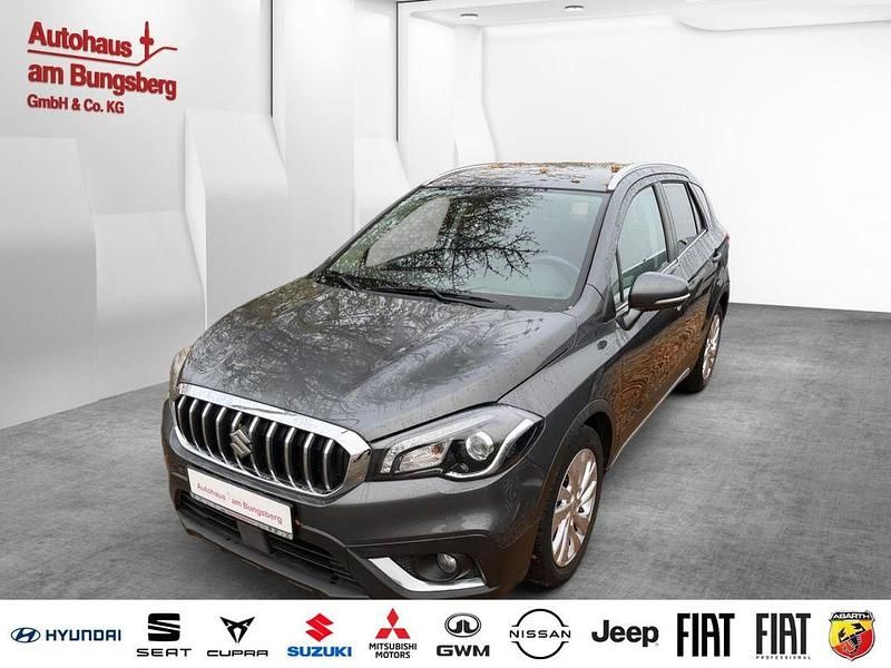 Grau Gebraucht 2016 Suzuki SX4 S-Cross SUV | 12.990 € (Etwas zu teuer) - Bild 1/3