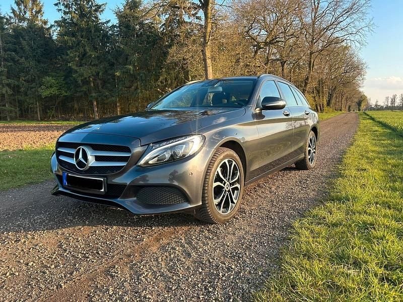 Gebraucht Mercedes 220 170 PS (125 kW) 2014 Grau Kombi