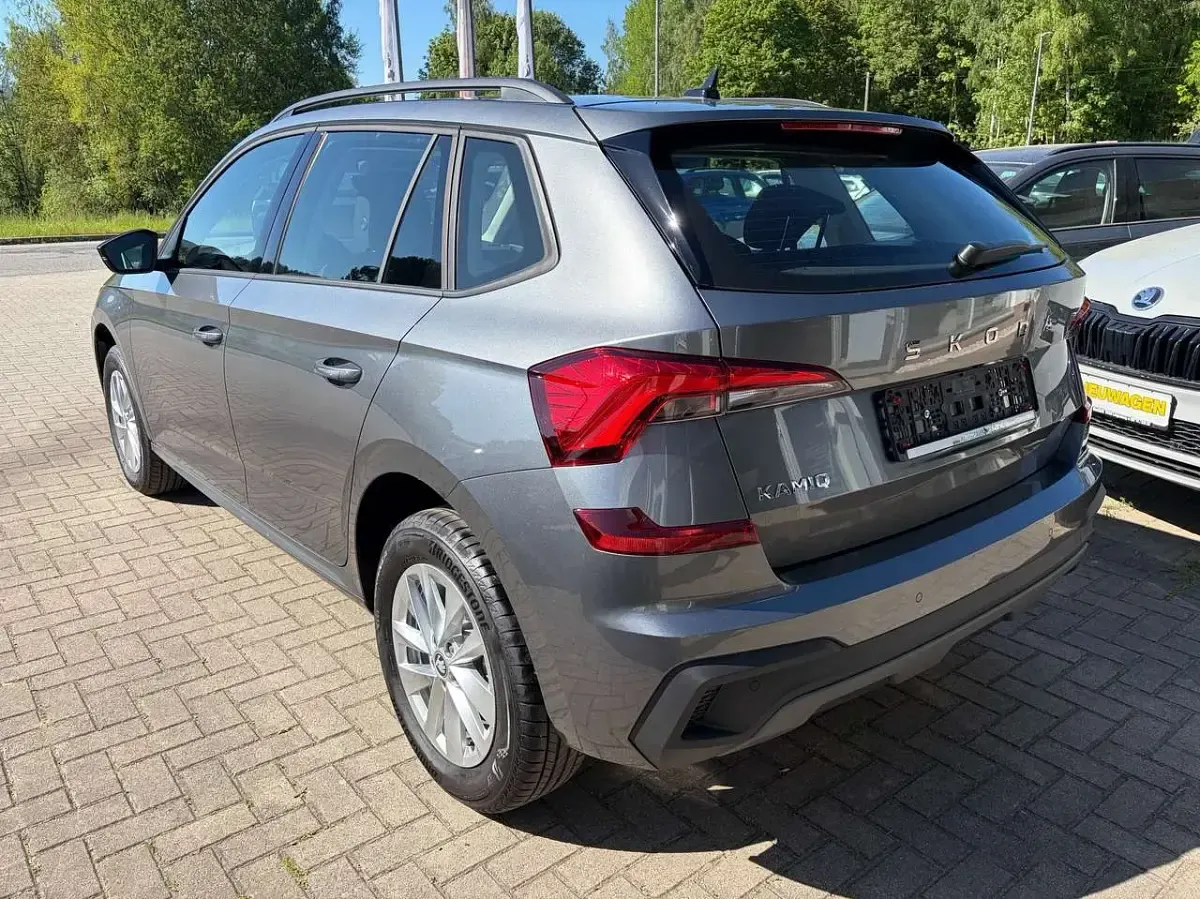 Neu Skoda Kamiq Selection 116 PS (85 kW) 2026 Graphitegrau metallic SUV