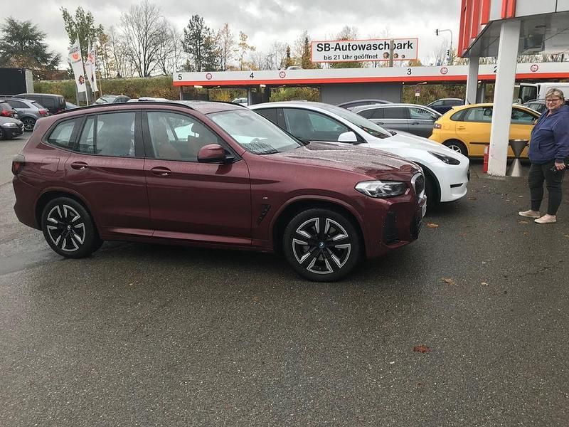 Gebraucht BMW iX3 M Sport 210 kW (286 PS) 2024 Rot SUV