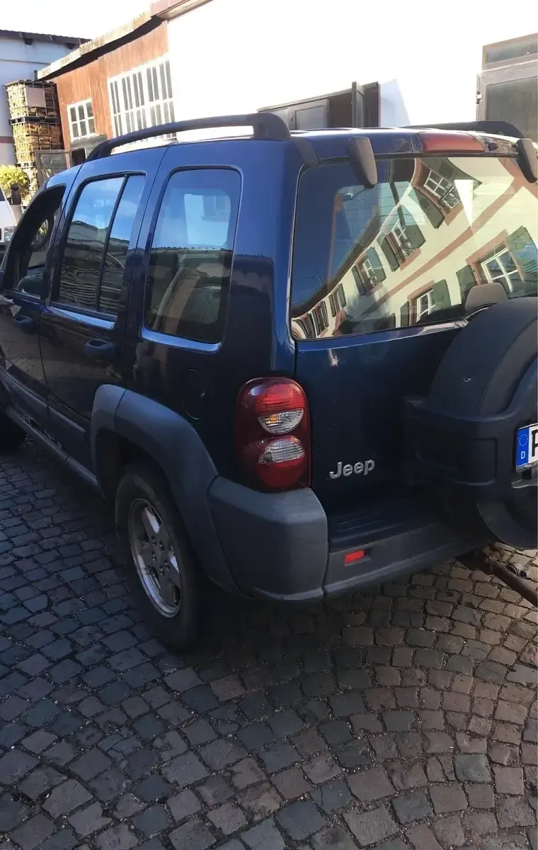 Gebraucht Jeep Cherokee 163 PS (119 kW) 2006 Blau SUV