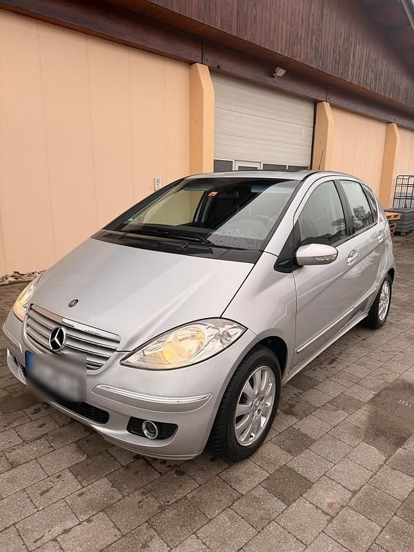Silber Gebraucht 2005 Mercedes A150 Elegance Kleinwagen | 4.250 € - Bild 1/4