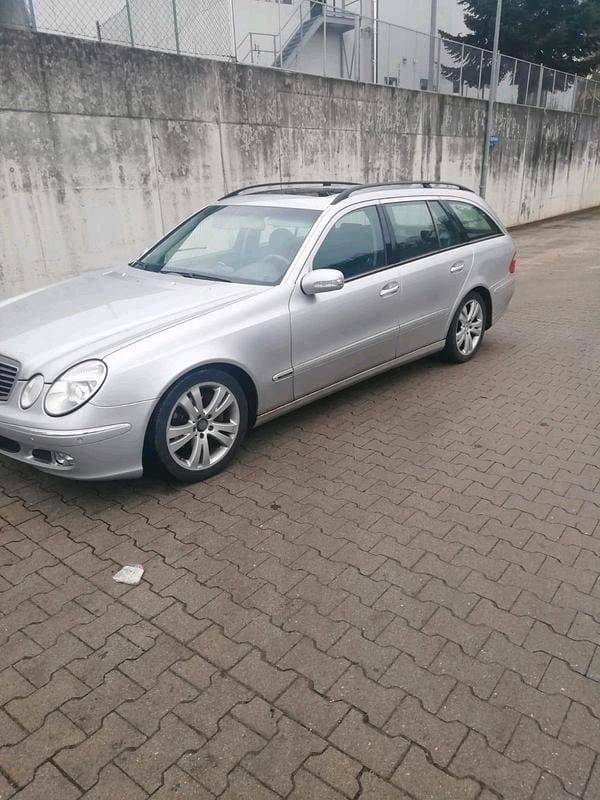 Gebraucht Mercedes E240 2003 Silber Kombi