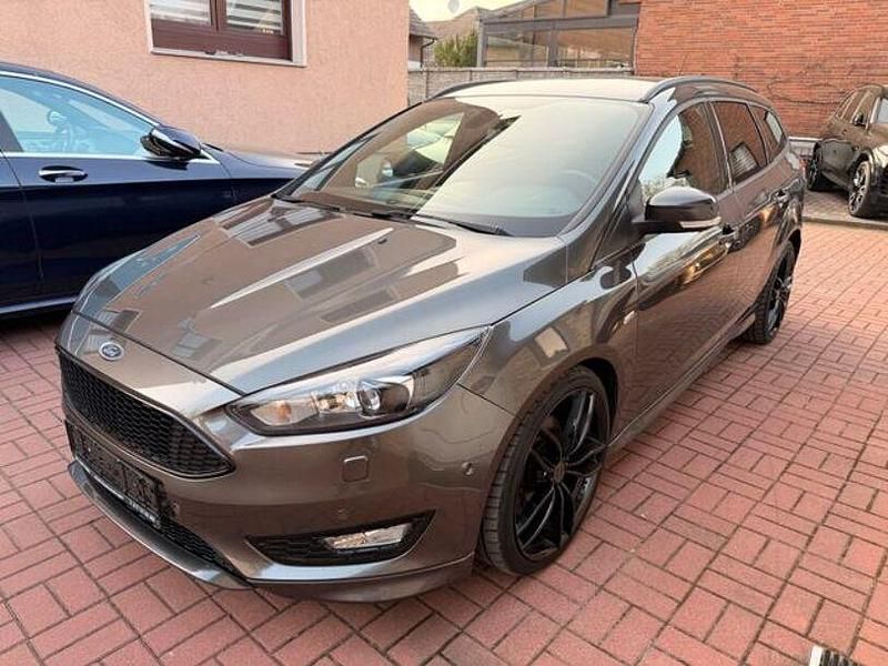 Gebraucht Ford Focus ST-Line 345 PS (253 kW) 2018 Grau Limousine