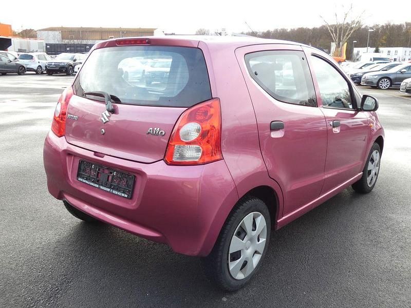 Gebraucht Suzuki Alto 68 PS (50 kW) 2011 Rot Kleinwagen