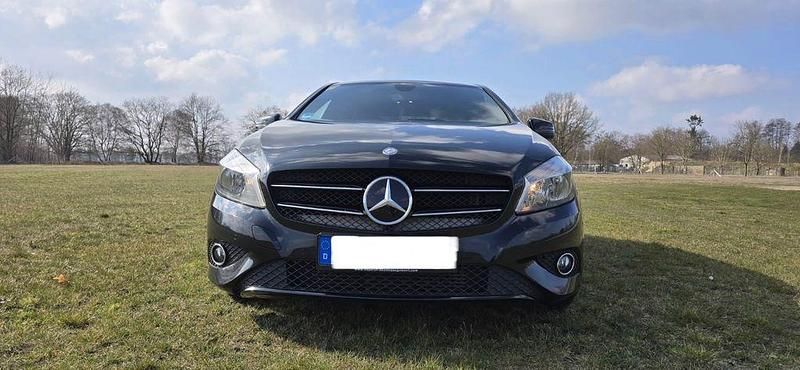 Gebraucht Mercedes A200 136 PS (100 kW) 2014 Schwarz Limousine