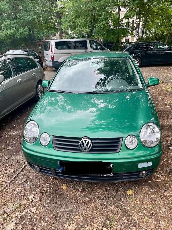 Grün Gebraucht 2003 VW Polo Limousine | 1.500 € (Fairer Preis) - Bild 1/4