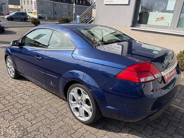 Gebraucht Ford Focus Cabriolet Titanium 145 PS (106 kW) 2009 Blau Cabrio
