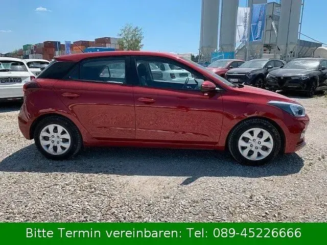 Gebraucht Hyundai i20 Select 84 PS (61 kW) 2019 Rot Kleinwagen
