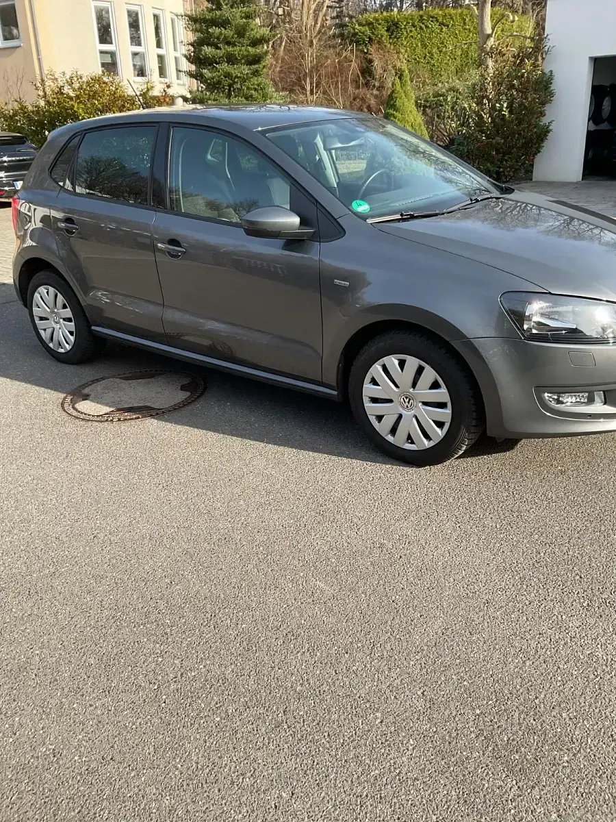 Gebraucht VW Polo Trendline 90 PS (66 kW) 2013 Grau Kleinwagen