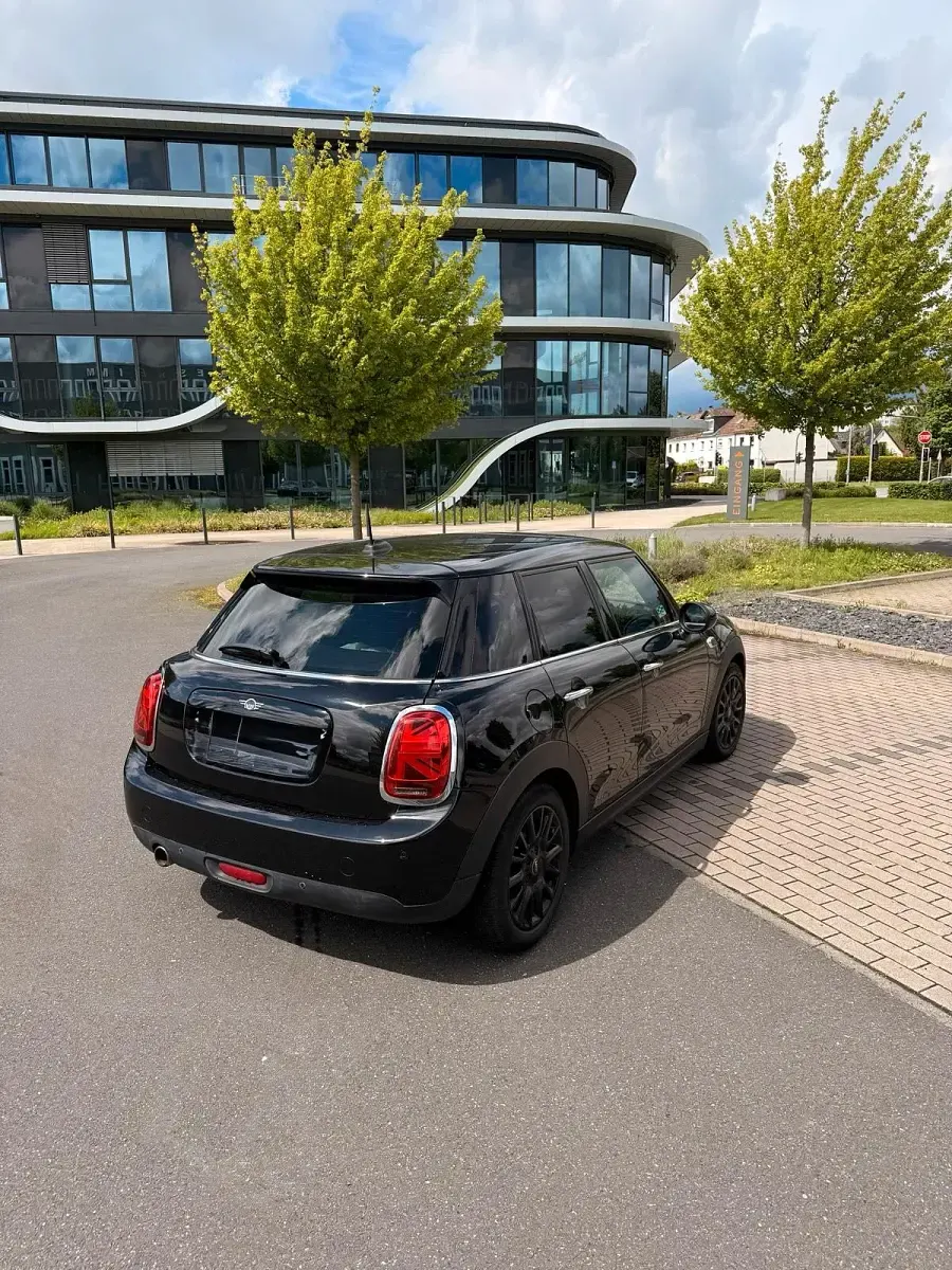 Gebraucht Mini Cooper 136 PS (100 kW) 2018 Schwarz Kleinwagen