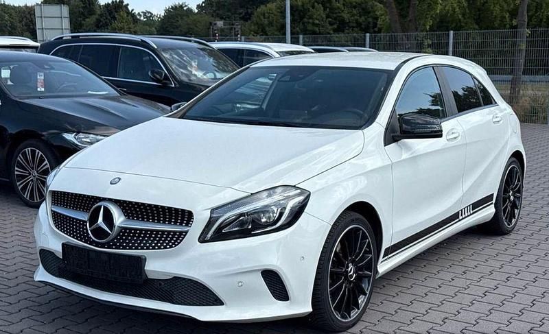 Weiß Gebraucht 2016 Mercedes A250 Limousine | 16.490 € (Fairer Preis) - Bild 1/4
