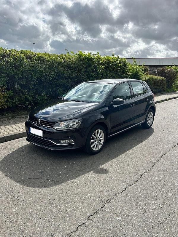 Schwarz Gebraucht 2015 VW Polo LOUNGE Kleinwagen | 8.000 € (Guter Preis) - Bild 1/4
