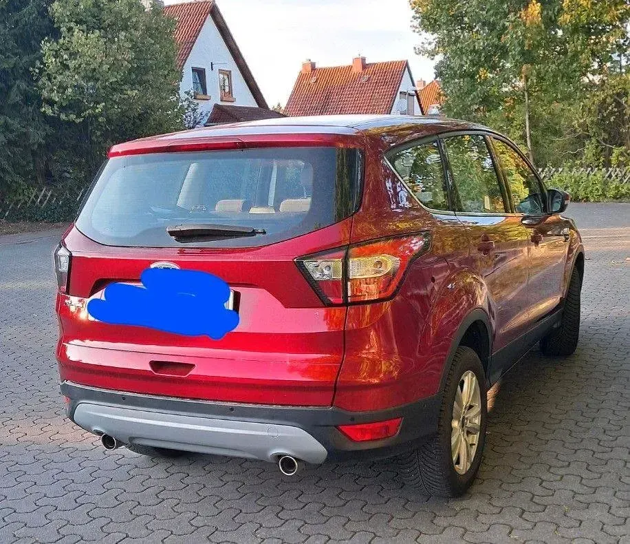 Gebraucht Ford Kuga Trend 120 PS (88 kW) 2019 Rot SUV