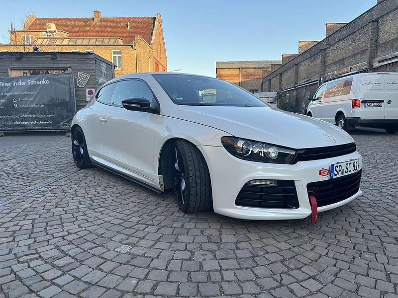 Weiß Gebraucht 2013 VW Scirocco R Coupé | 18.100 € (Teuer) - Bild 1/4