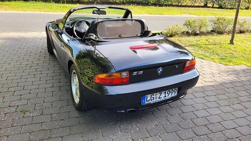 Schwarz Gebraucht 1999 BMW Z3 Cabrio | 10.000 € (Fairer Preis) - Bild 1/4