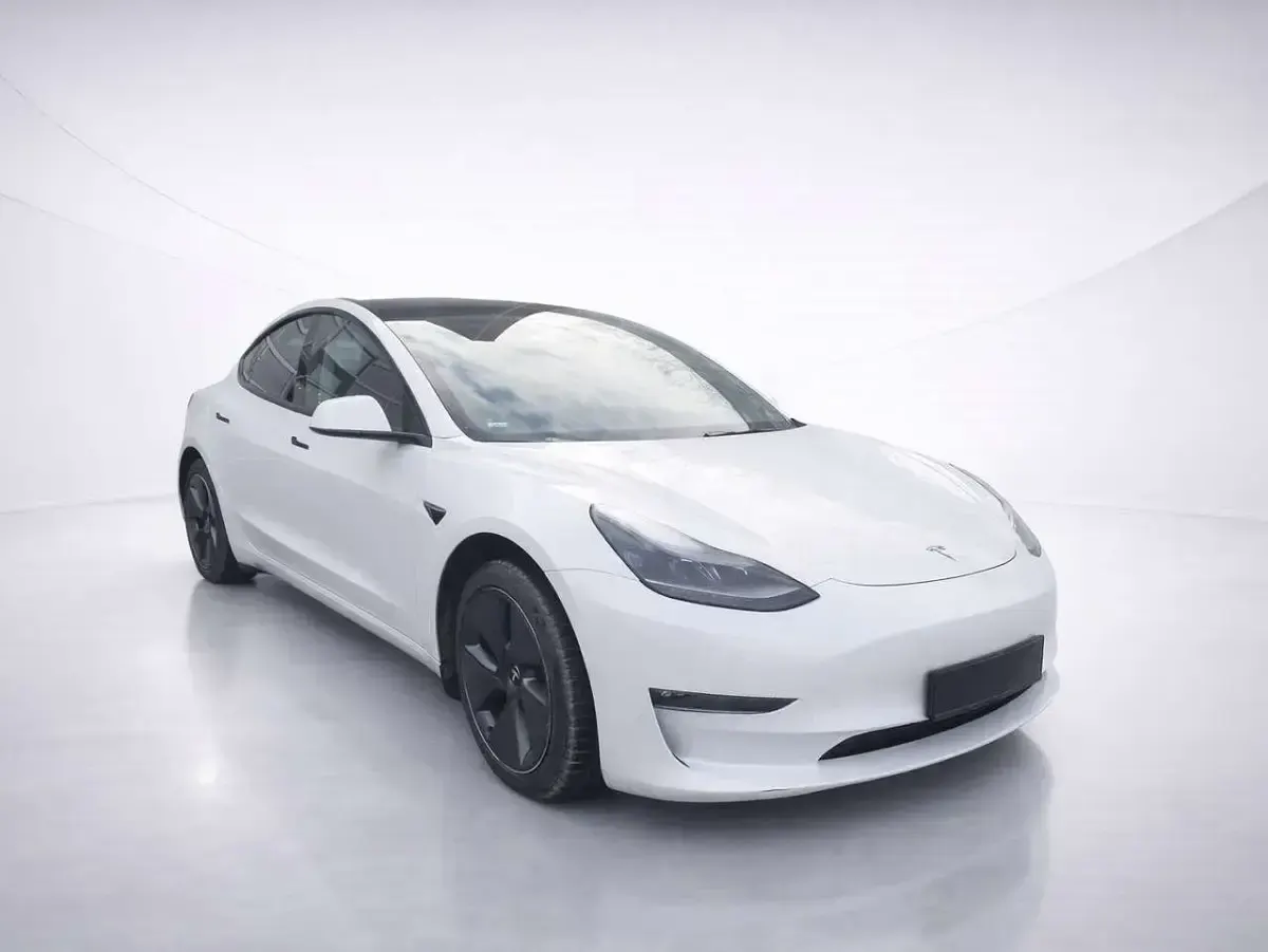 Käytetty Tesla Model 3 378 kW (514 HP) 2022 Valkoinen Sedan