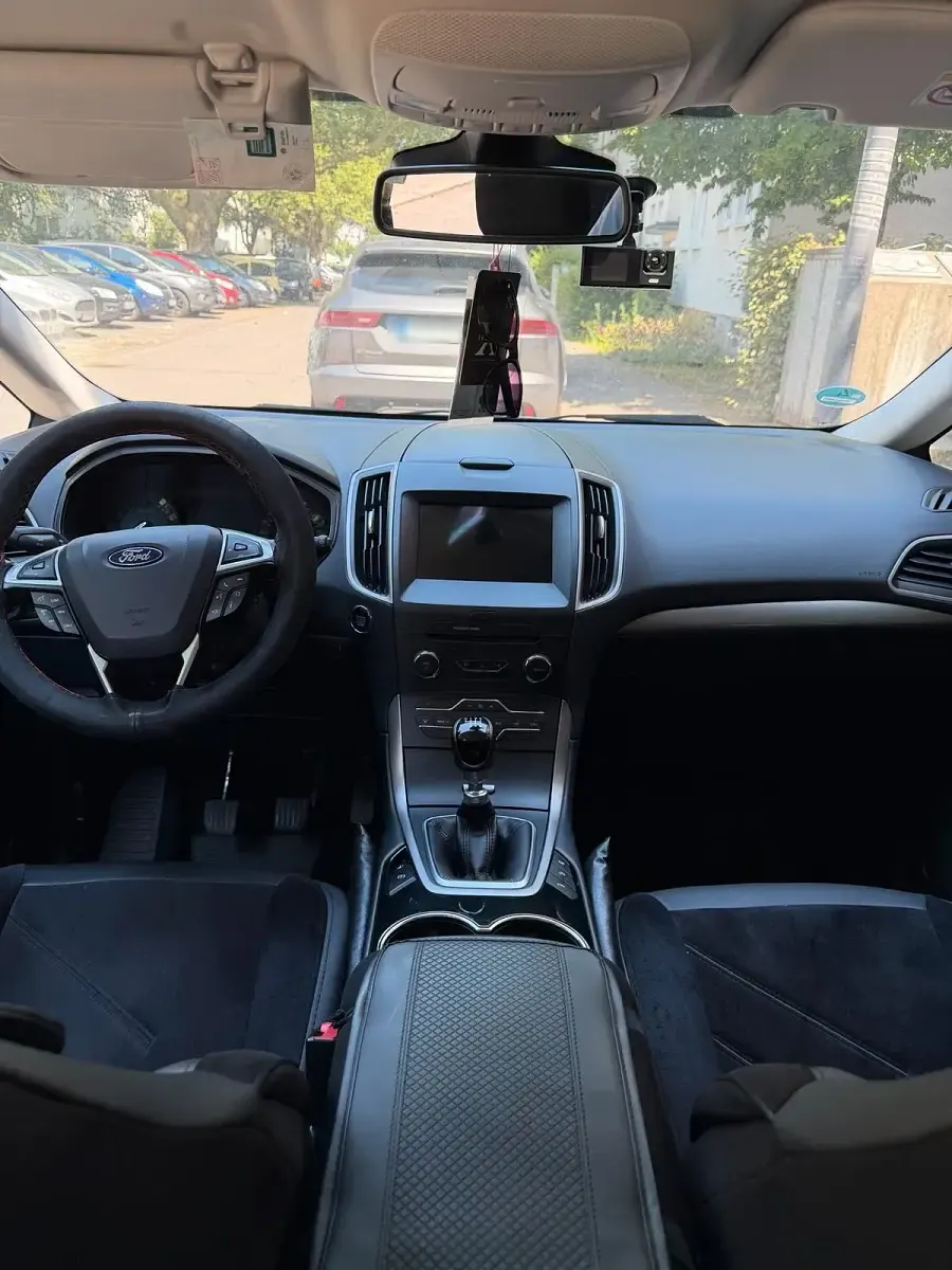 Gebraucht Ford S-MAX Business Edition 120 PS (88 kW) 2018 Weiß Van / Kleinbus
