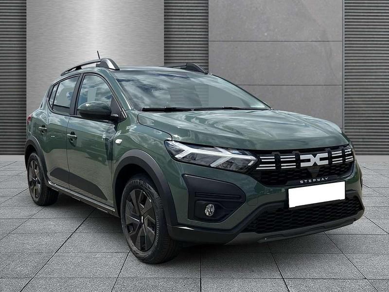 Safarigrüngrau Neu 2025 Dacia Sandero Expression Kleinwagen | 19.459 € - Bild 1/4