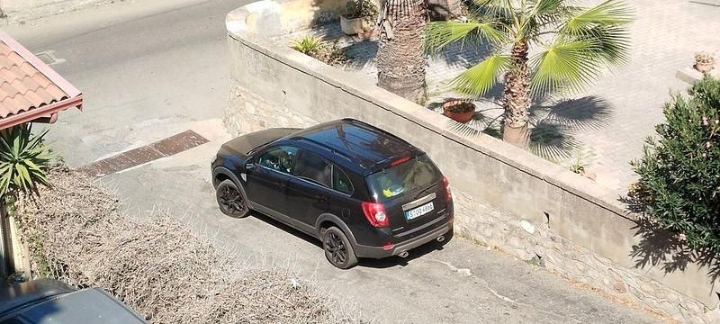 Schwarz Gebraucht 2009 Chevrolet Captiva LS SUV | 5.550 € (Fairer Preis) - Bild 1/4