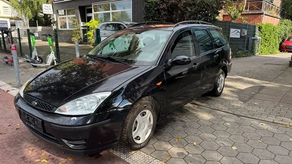 Gebraucht Ford Focus Ambiente 101 PS (74 kW) 2002 Schwarz Limousine