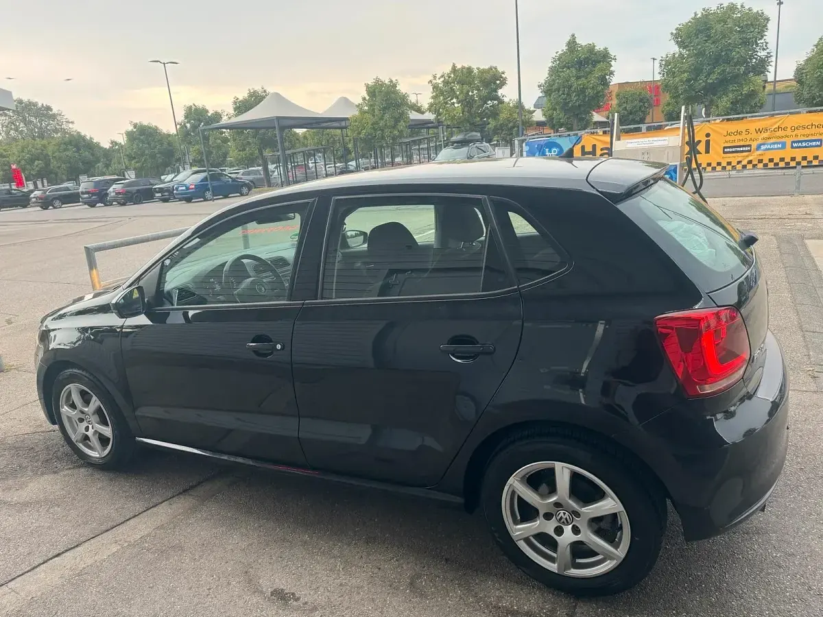 Gebraucht VW Polo 90 PS (66 kW) 2013 Schwarz Kleinwagen