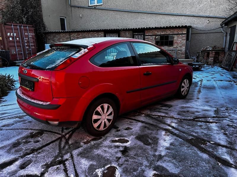 Gebraucht Ford Focus 101 PS (74 kW) 2006 Rot Kleinwagen