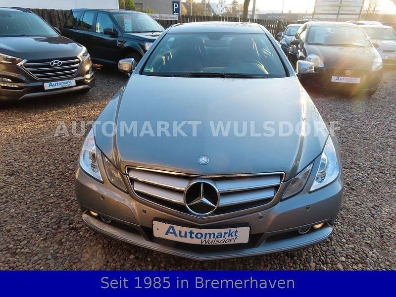 Gebraucht Mercedes E220 170 PS (125 kW) 2010 Silber Coupé
