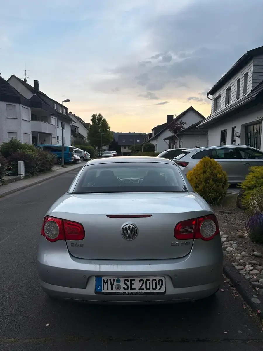 Gebraucht VW Eos 150 PS (110 kW) 2009 Grau Cabrio