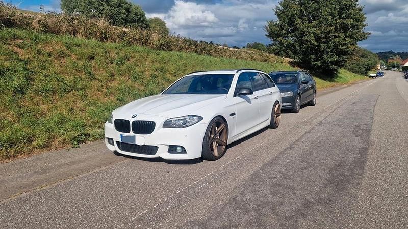 Weiß Gebraucht 2016 BMW 530 M Sport Limousine | 17.000 € (Superpreis) - Bild 1/4
