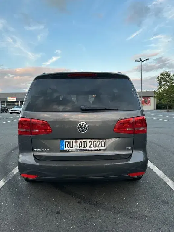 Gebraucht VW Touran 140 PS (102 kW) 2011 Schwarz Van / Kleinbus