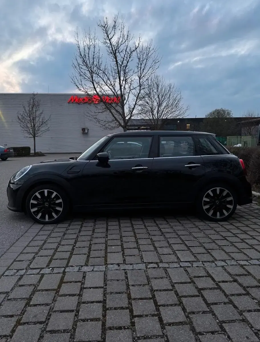Gebraucht Mini Cooper 136 PS (100 kW) 2022 Schwarz Kleinwagen