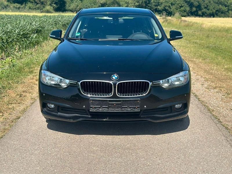 Schwarz Gebraucht 2017 BMW 318 Advantage Kombi | 9.990 € (Fairer Preis) - Bild 1/4