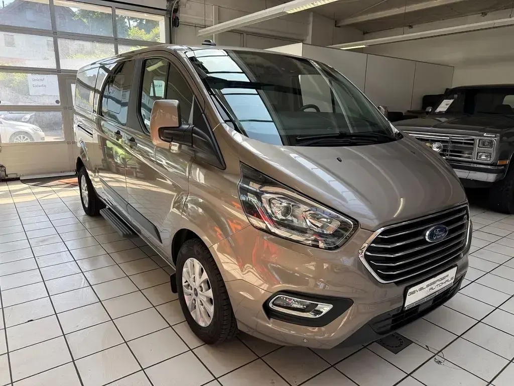 Gebraucht Ford Transit Custom 185 PS (136 kW) 2019 Diffused silver Kombi
