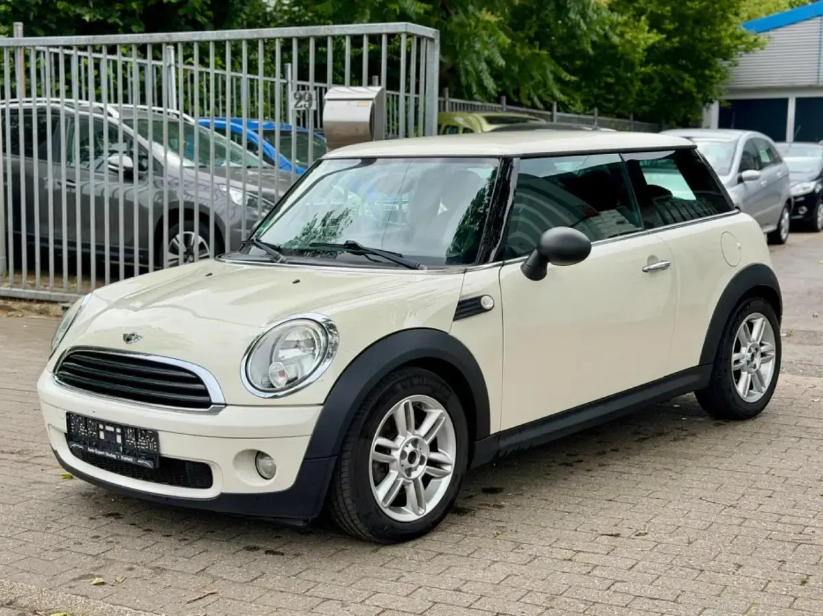 Gebraucht Mini Cooper 75 PS (55 kW) 2009 Weiß Kleinwagen