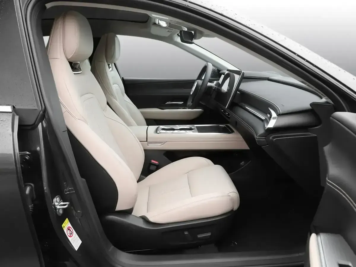 Gebraucht Mazda 6e Takumi-Line 180 kW (245 PS) 2025 Machine gray Limousine