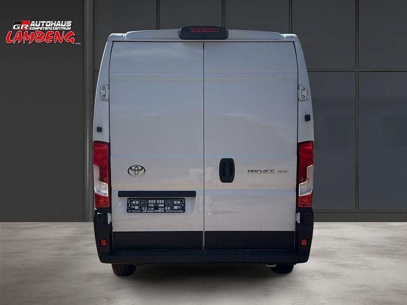 Gebraucht Toyota Proace 140 PS (102 kW) 2024 Weiß Van / Kleinbus