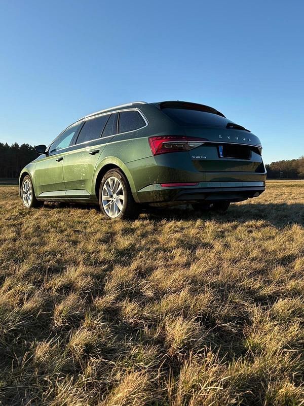 Gebraucht Skoda Superb 190 PS (139 kW) 2020 Grün Kombi