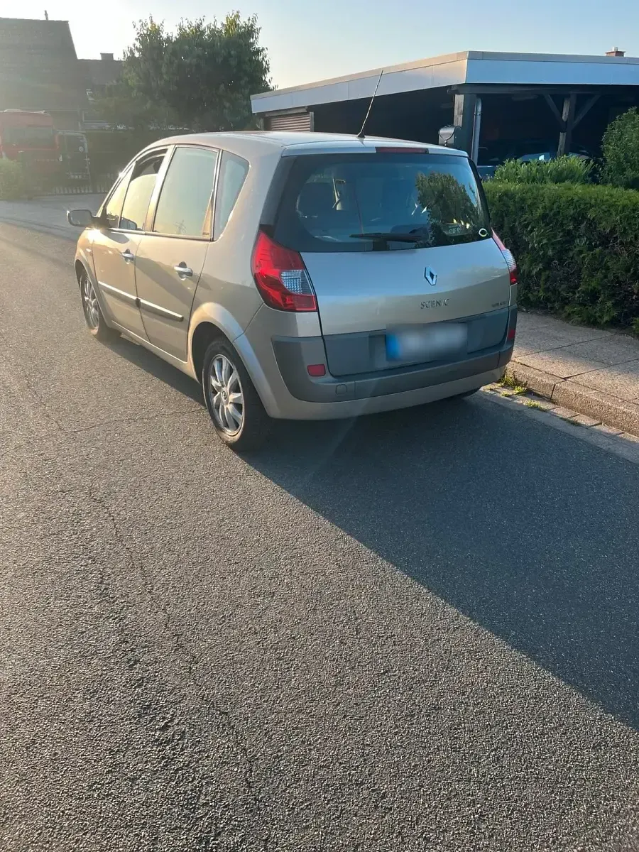 Gebraucht Renault Scénic II 110 PS (80 kW) 2006 Gold Van / Kleinbus