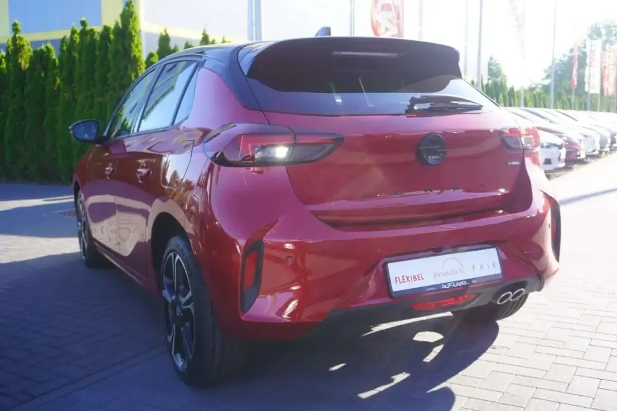 Neu Opel Corsa 145 PS (106 kW) 2025 Kardinalrotmet. Kleinwagen
