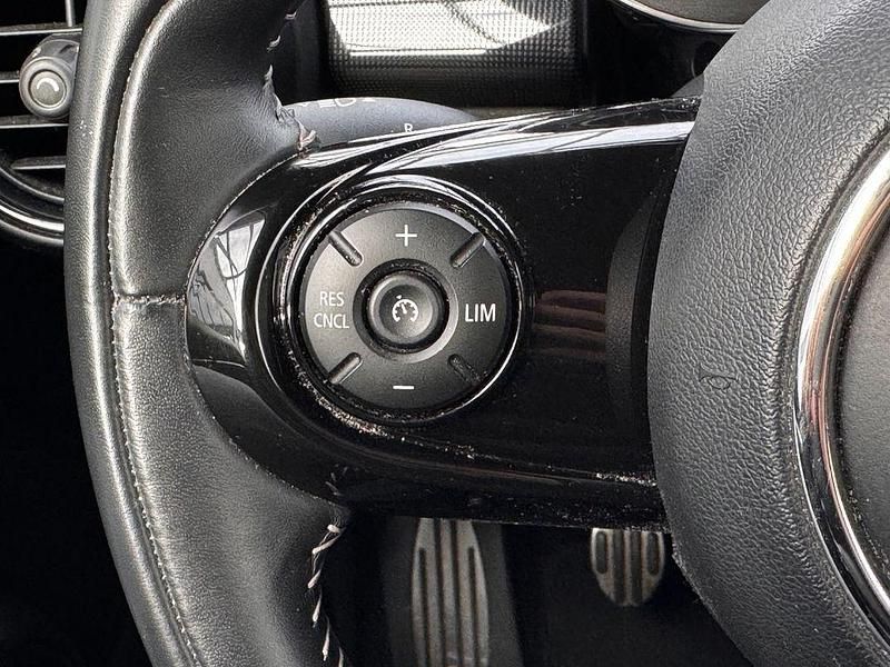 Gebraucht Mini Cooper 136 PS (100 kW) 2020 Enigmatic black (metallic) Kleinwagen