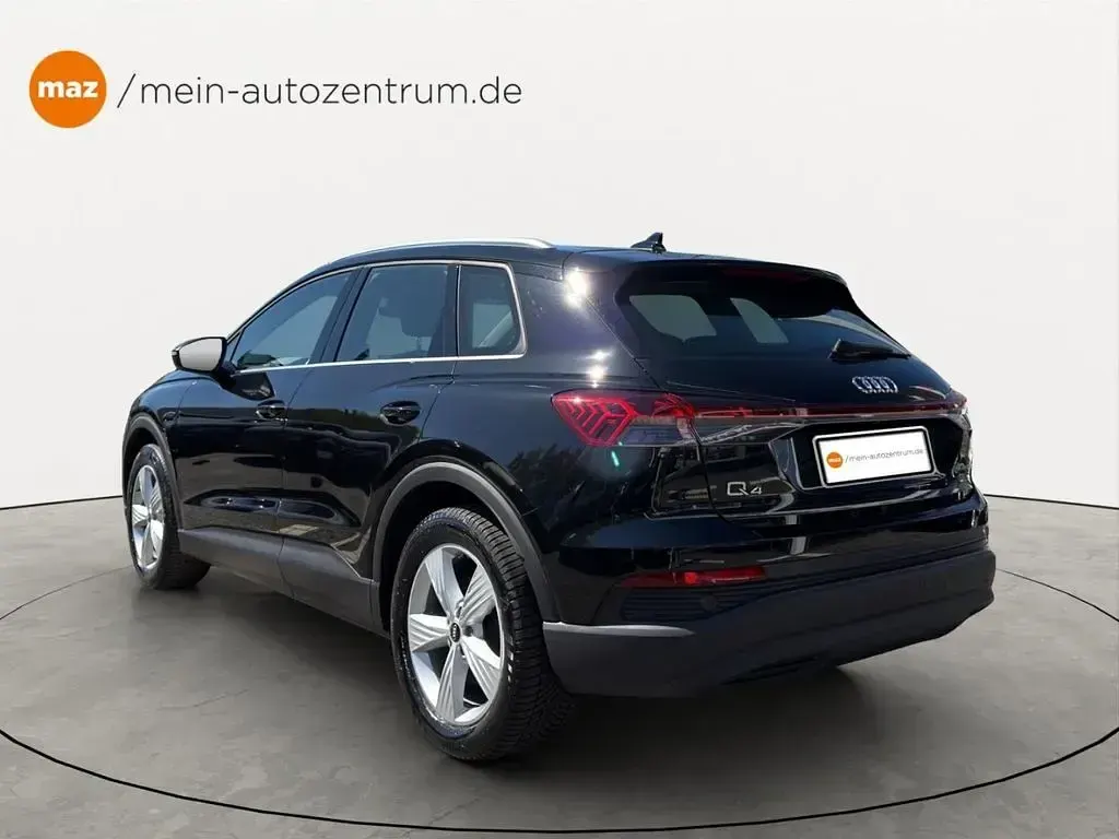 Gebraucht Audi Q4 e-tron Comfort 150 kW (204 PS) 2022 Mythosschwarz metallic SUV