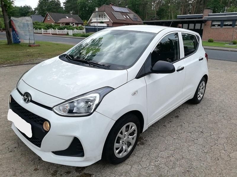 Weiß Gebraucht 2018 Hyundai i10 Classic Kleinwagen | 5.500 € (Superpreis) - Bild 1/4