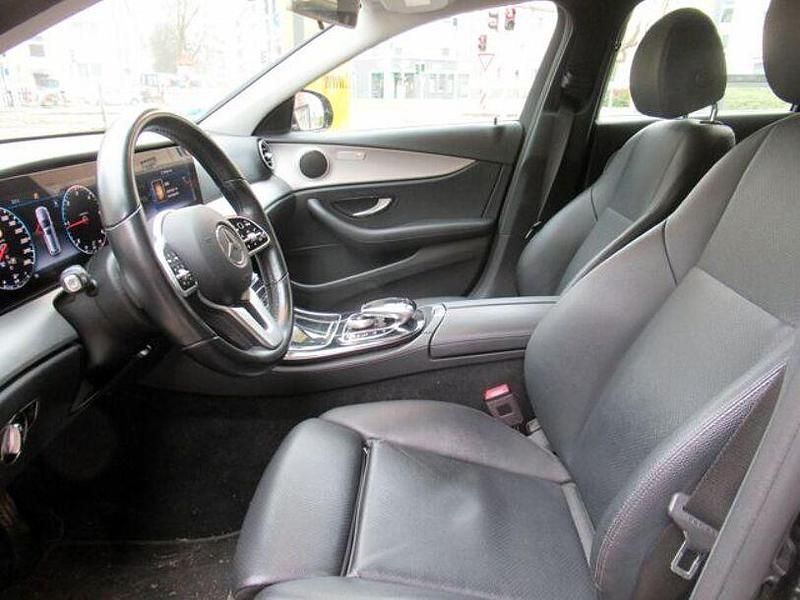 Gebraucht Mercedes E220 Avantgarde 194 PS (142 kW) 2020 Schwarz Limousine